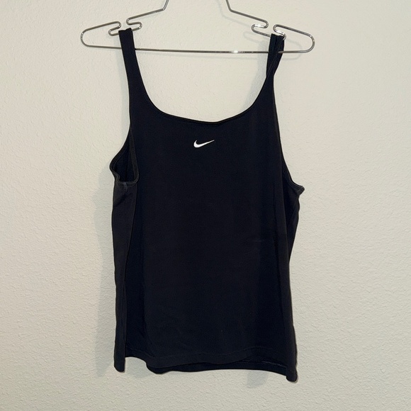 nike tank top - Picture 1 of 3
